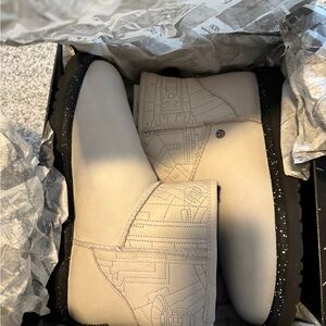 New In Box Limited Edition UGG Classic Mini Millennium Star Wars Boots, Size 9